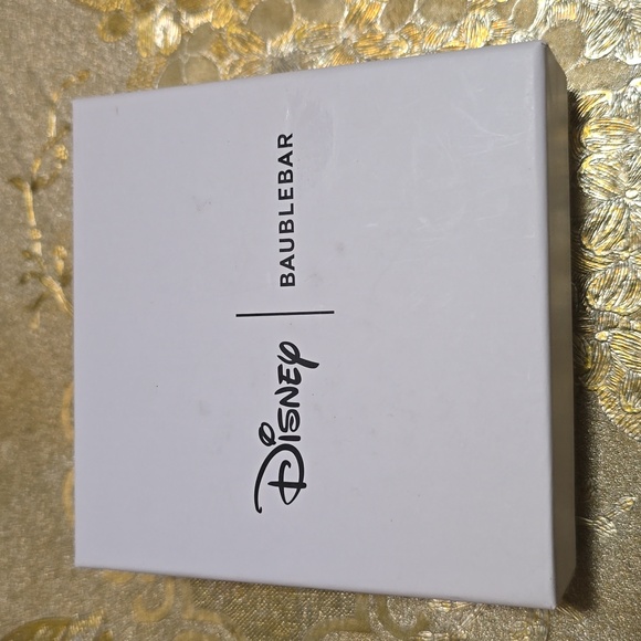 Disney x Baublebar Cruella de Vil Earrings. OS - Picture 5 of 6